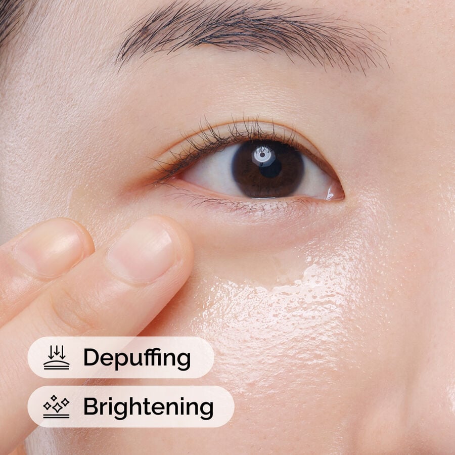 caffeine-solution-5-egcg-eye-serum-s1 ord-caffeine-solution-egcg-model-application-with-benefits.jpg