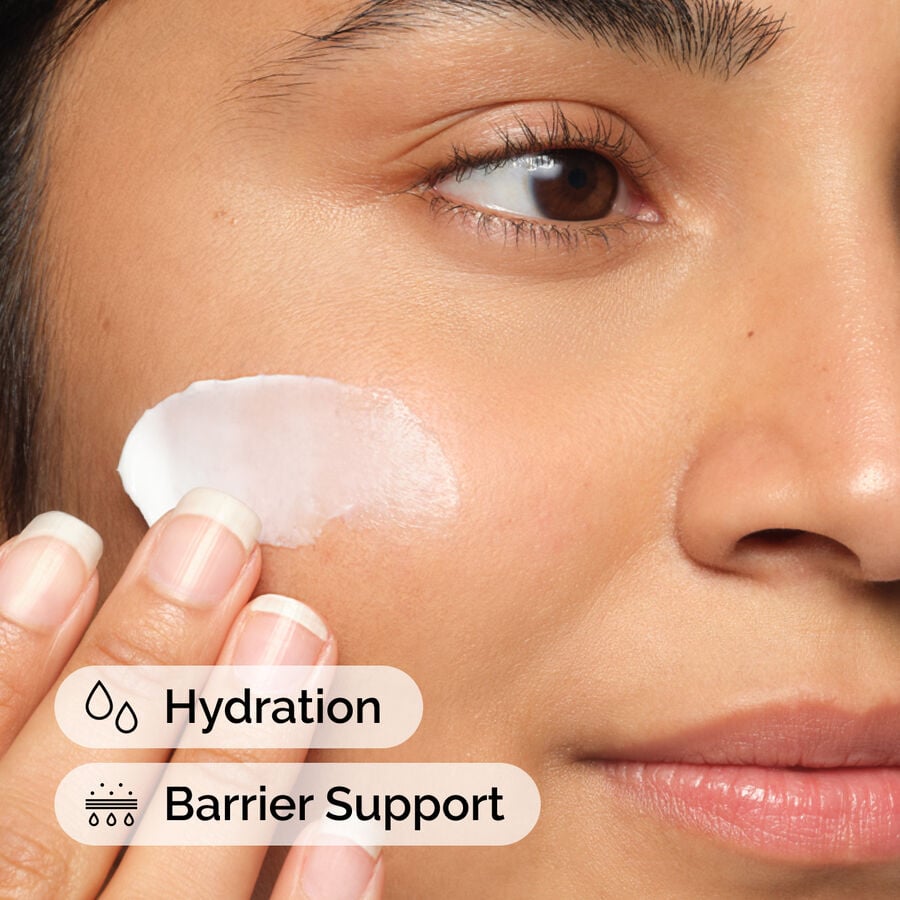 natural-moisturizing-factors-ha-s4 ord-natural-moisturizing-factors-ha-model-application-with-benefits.jpg